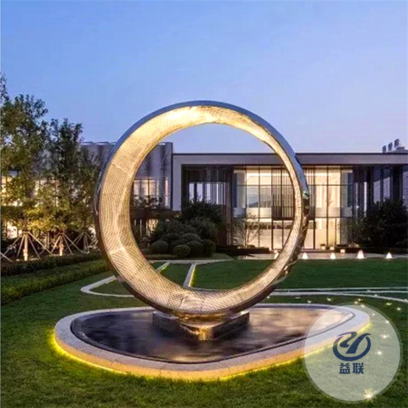戶外校園不銹鋼雕塑定制發(fā)光月亮圓環(huán)鏤空球浪花園林景觀落地擺件
