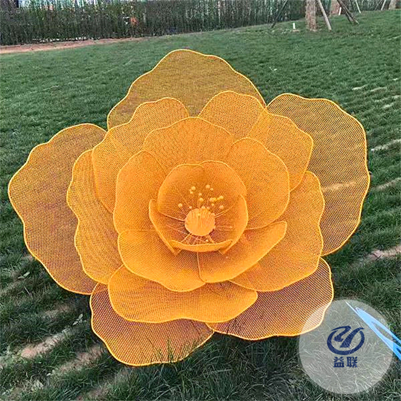 不銹鋼雕塑定制發(fā)光商業(yè)街戶外大型卡通擺件網(wǎng)紅幾何熊切面裝飾品