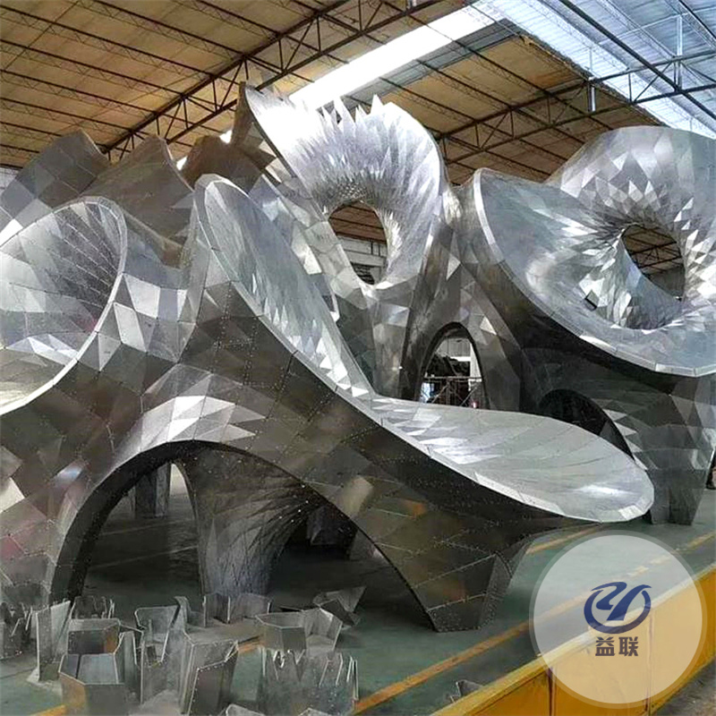 不銹鋼海豚雕塑戶外水景海洋館擺件售樓處商場(chǎng)裝飾鏤空鯤鵬定制
