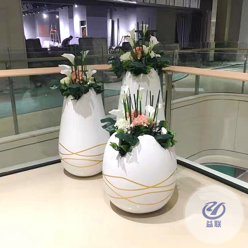玻璃鋼花盆戶外長(zhǎng)方形市政公路高架橋懸掛花盆防曬玻璃鋼花箱廠家